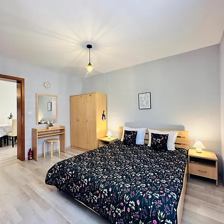 Apartment 2 Bedroom At Noks *